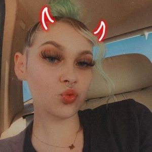 Meet your Posher, Michaela